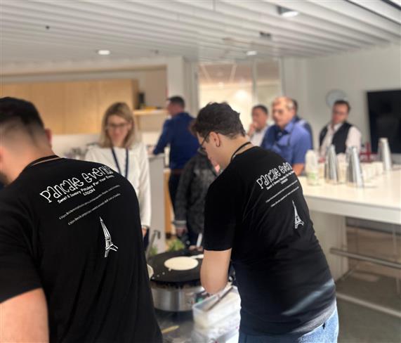 BEST OFFICE CATERING LONDON: FRESH LIVE CRÊPE STATIONS FOR YOUR TEAM 